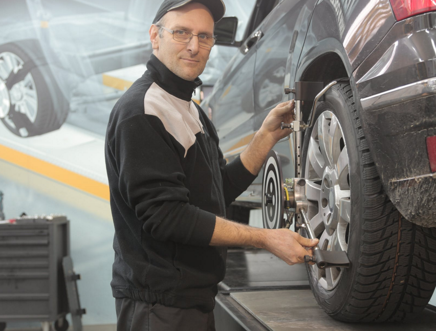 How to Restore Tire Pressure Monitoring after Changing Tires？
